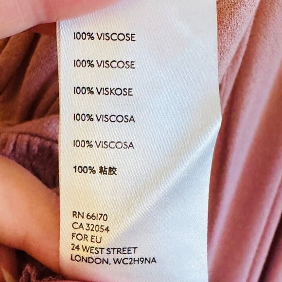 Urban Outfitters Women's Pink Rose Cropped V-Neck Blouse Size M NWT - Picture 5 of 9